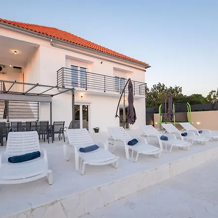 Kuca Za Odmor Kamenjani-skabrnja Βίλα *