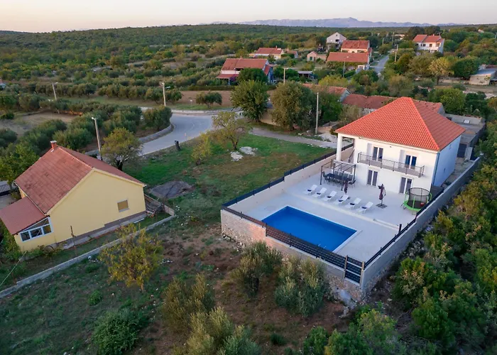 Kuca Za Odmor Kamenjani-skabrnja Villa