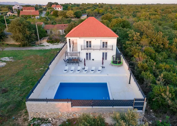 Kuca Za Odmor Kamenjani-skabrnja Villa *